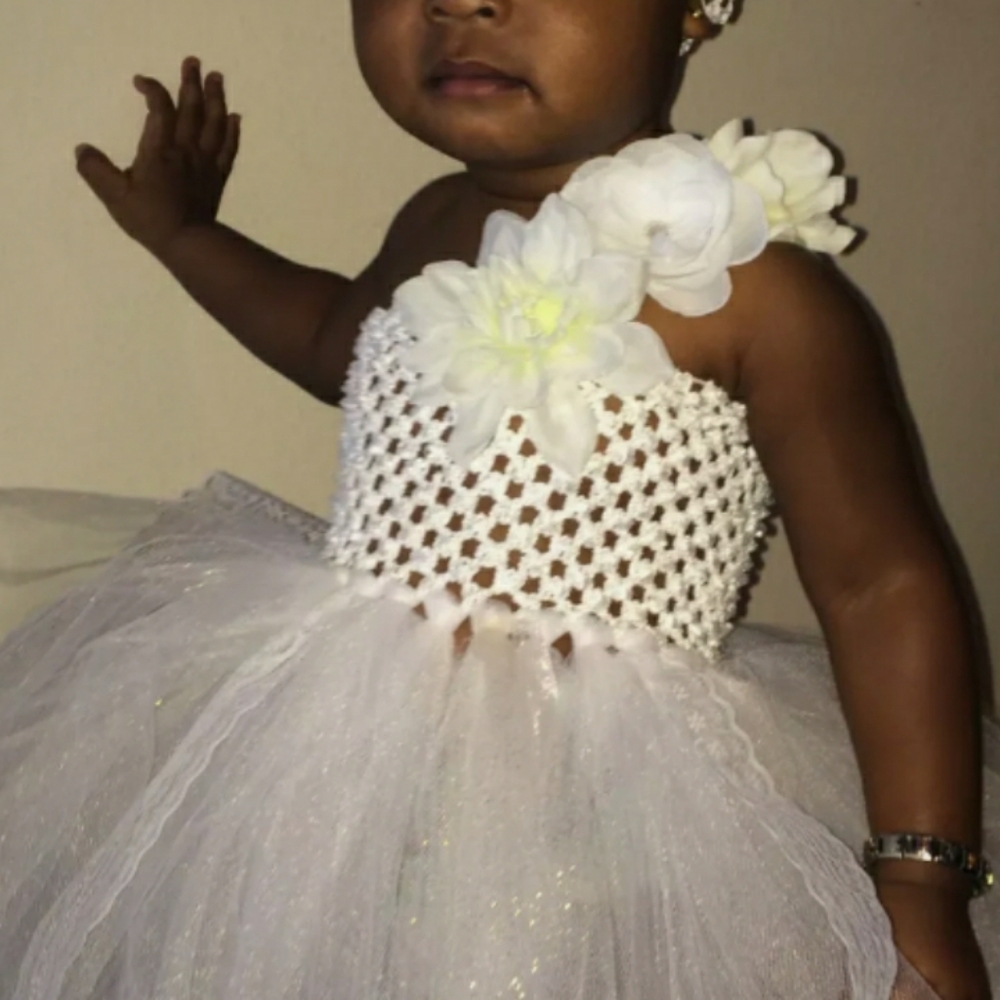Tutu dress flower girl please make a order.